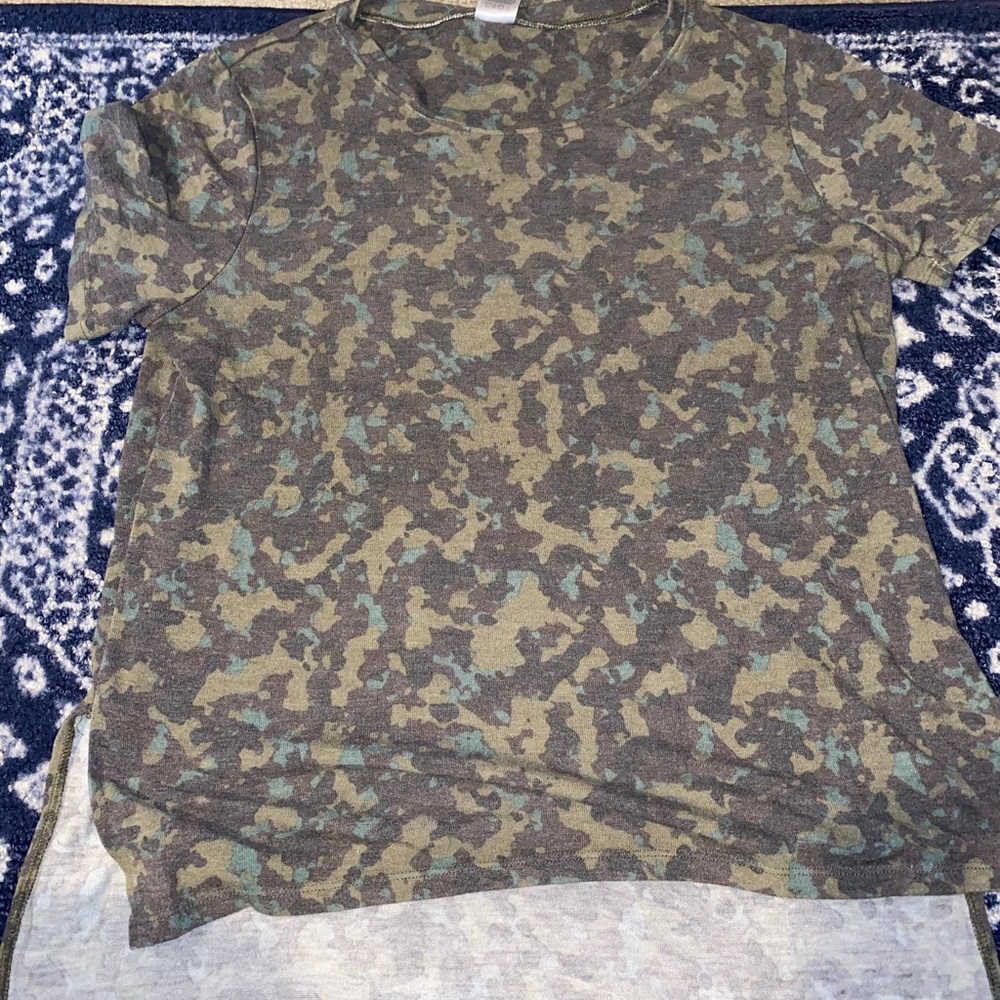 Women’s Camo Shirt